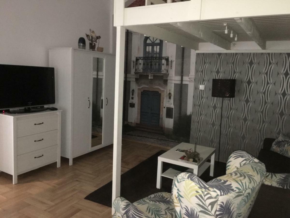 Lovag Apartman Budapest Exteriör bild
